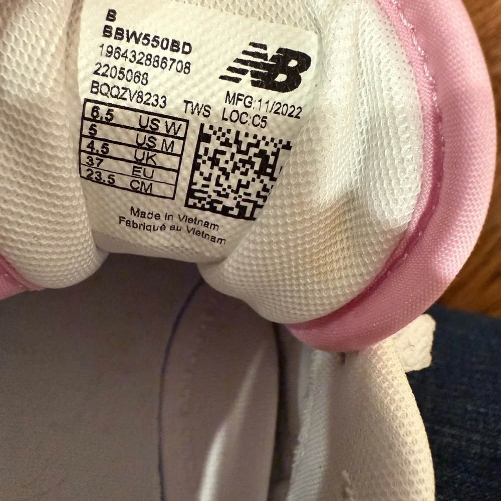 🎁New Balance Women’s 550 "Bubblegum" White Pink Barbie | BBW550BD Size 6.5 NWOB - Picture 9 of 10